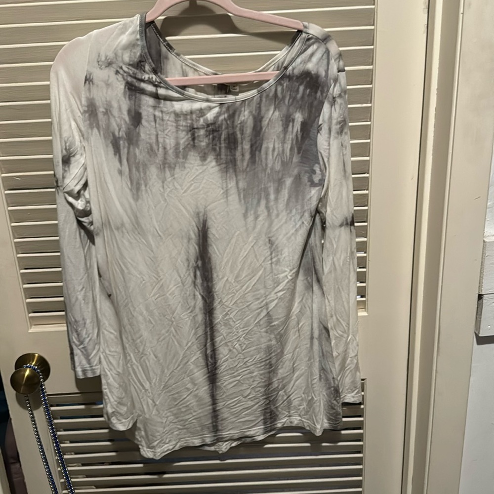 Indigo thread & co. White and grey long sleeved shirt, size medium, rayon